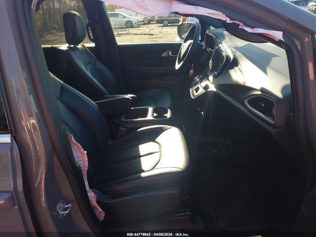 2025 CHRYSLER PACIFICA 2C4RC1BG8SR532068 Photo 4