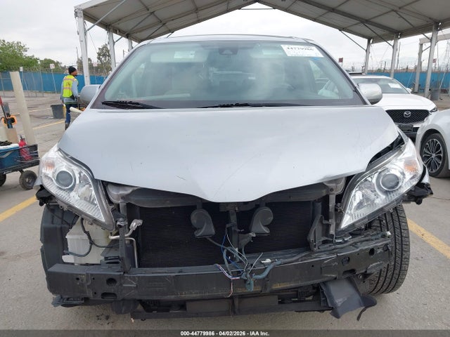 Toyota Sienna Le 8 Passenger 2018 5TDKZ3DC1JS953626 Image 13