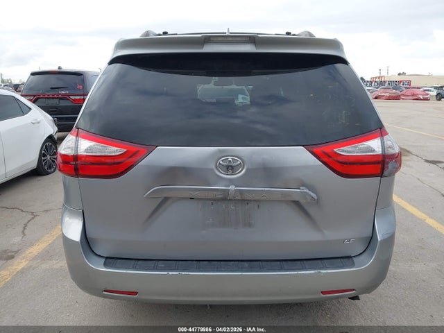 Toyota Sienna Le 8 Passenger 2018 5TDKZ3DC1JS953626 Image 17