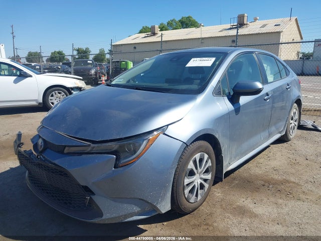 Toyota Corolla Hybrid Le 2022 JTDEAMDE3N3013749 Image 2