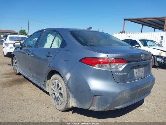 Toyota Corolla Hybrid Le 2022 JTDEAMDE3N3013749 Image 3