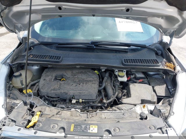 44780023 :رقم المزاد ، 1FMCU0JD0HUE46801 vin ، 2017 Ford Escape Titanium مزاد بيع