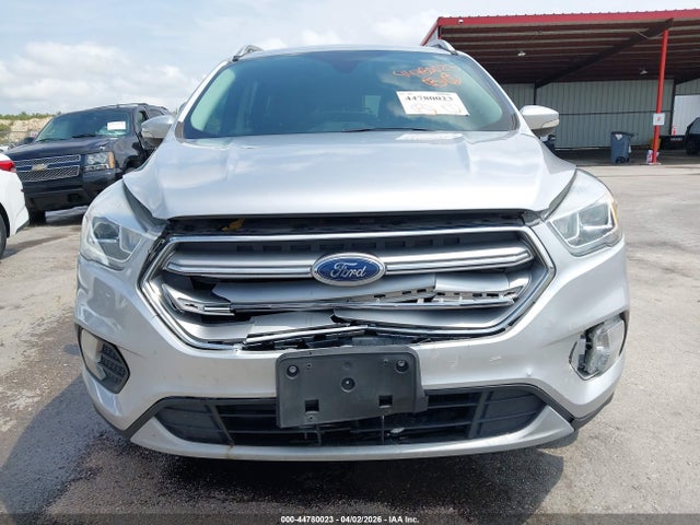 44780023 :رقم المزاد ، 1FMCU0JD0HUE46801 vin ، 2017 Ford Escape Titanium مزاد بيع