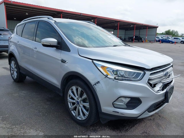 44780023 :رقم المزاد ، 1FMCU0JD0HUE46801 vin ، 2017 Ford Escape Titanium مزاد بيع