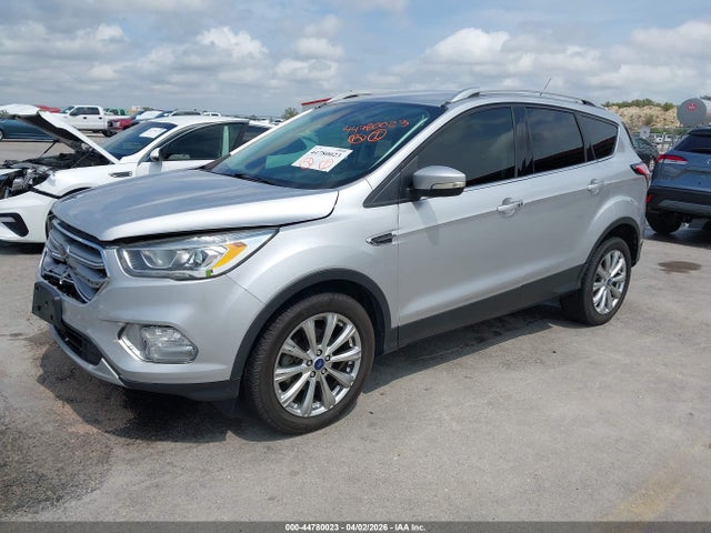44780023 :رقم المزاد ، 1FMCU0JD0HUE46801 vin ، 2017 Ford Escape Titanium مزاد بيع