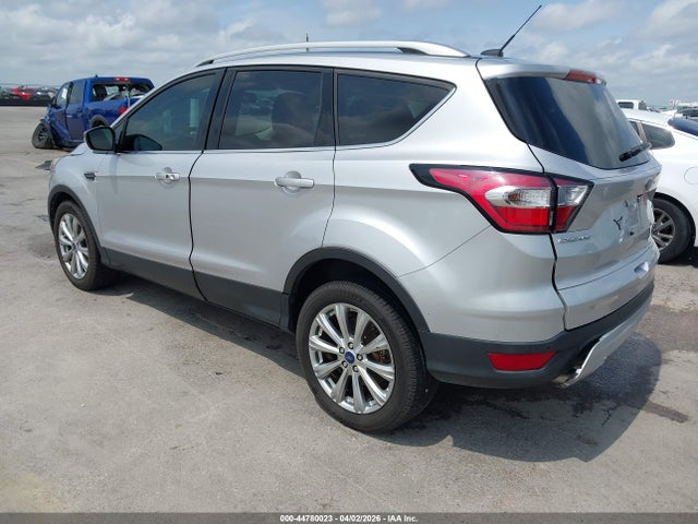 44780023 :رقم المزاد ، 1FMCU0JD0HUE46801 vin ، 2017 Ford Escape Titanium مزاد بيع