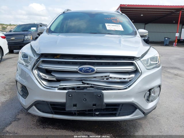 44780023 :رقم المزاد ، 1FMCU0JD0HUE46801 vin ، 2017 Ford Escape Titanium مزاد بيع