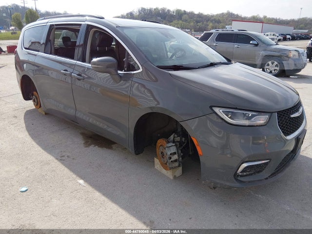Продаж на аукціоні авто 2022 Chrysler Pacifica Touring L, vin: 2C4RC1BGXNR142173, номер лоту: 44780045
