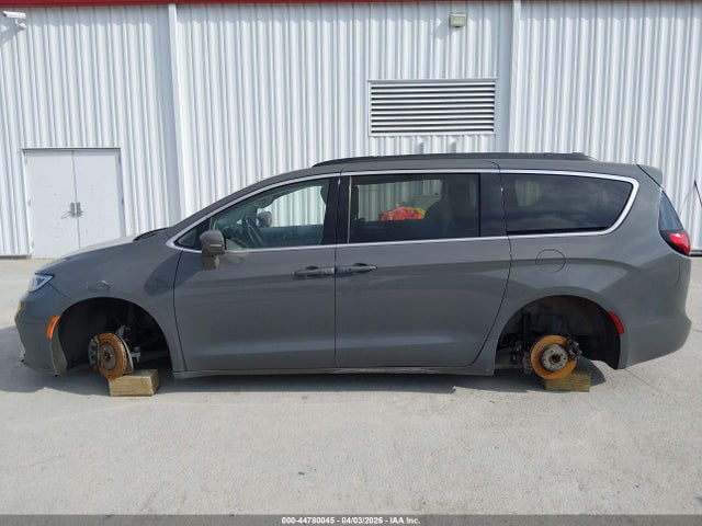 Продаж на аукціоні авто 2022 Chrysler Pacifica Touring L, vin: 2C4RC1BGXNR142173, номер лоту: 44780045