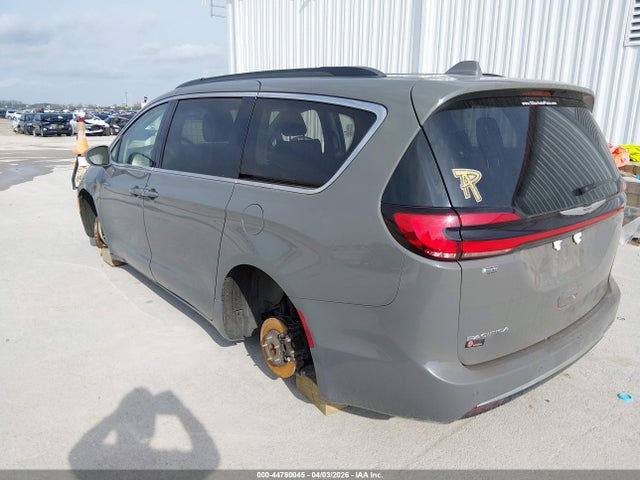 Продаж на аукціоні авто 2022 Chrysler Pacifica Touring L, vin: 2C4RC1BGXNR142173, номер лоту: 44780045