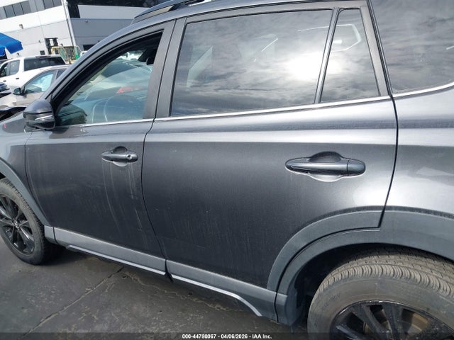2T3RFREVXJW834918 Toyota Rav4 Adventure
