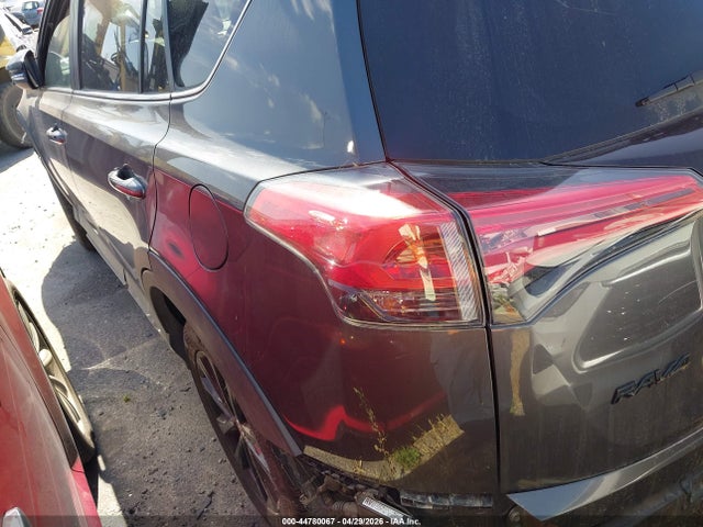 2T3RFREVXJW834918 Toyota Rav4 Adventure