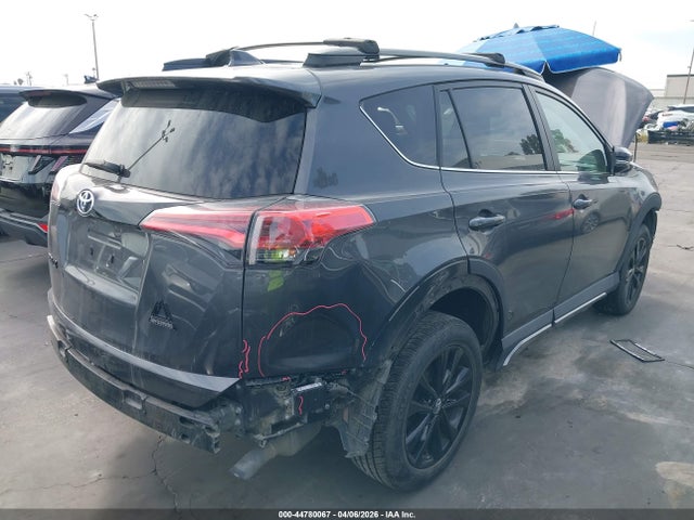 2T3RFREVXJW834918 Toyota Rav4 Adventure