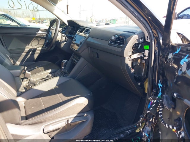 Продаж на аукціоні авто 2018 Volkswagen Tiguan 2.0t Se/2.0t Sel, vin: 3VV2B7AX3JM149963, номер лоту: 44780120