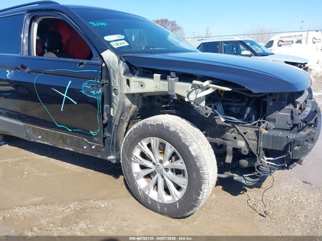 Продаж на аукціоні авто 2018 Volkswagen Tiguan 2.0t Se/2.0t Sel, vin: 3VV2B7AX3JM149963, номер лоту: 44780120