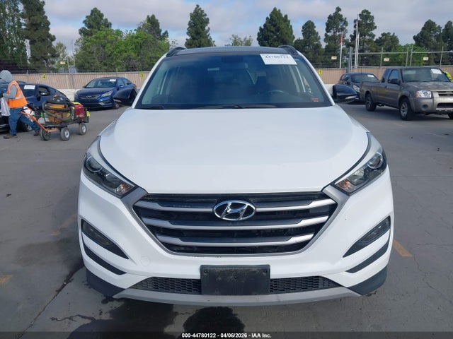 KM8J33A27HU543486 Hyundai Tucson Night