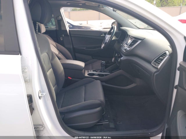 KM8J33A27HU543486 Hyundai Tucson Night