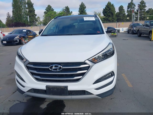 KM8J33A27HU543486 Hyundai Tucson Night