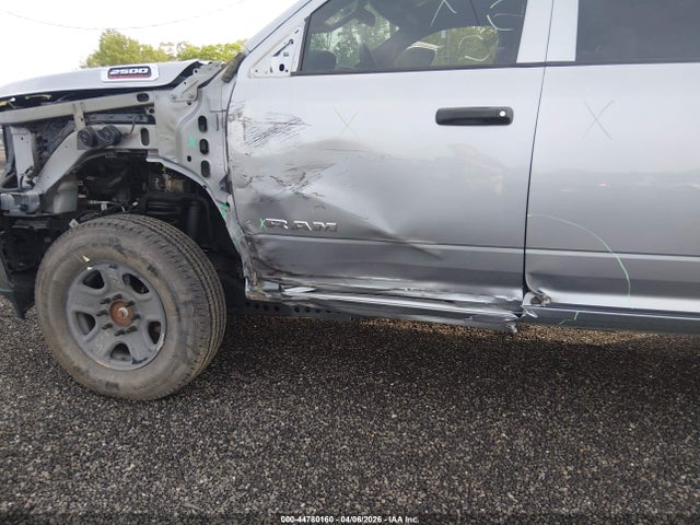 44780160 :رقم المزاد ، 3C6UR5CL7NG201883 vin ، 2022 Ram 2500 Tradesman  4x4 6'4 Box مزاد بيع