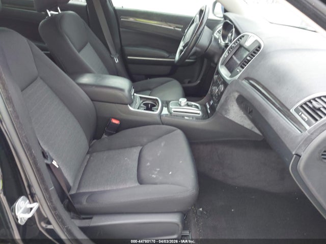44780170 :رقم المزاد ، 2C3CCAAG5JH331812 vin ، 2018 Chrysler 300 Touring مزاد بيع