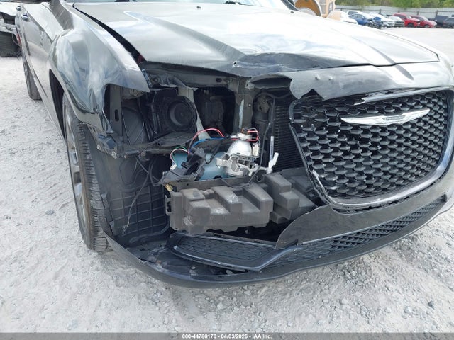 44780170 :رقم المزاد ، 2C3CCAAG5JH331812 vin ، 2018 Chrysler 300 Touring مزاد بيع