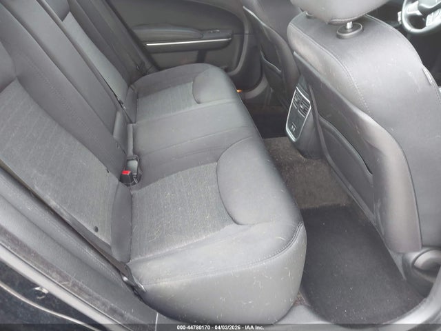 44780170 :رقم المزاد ، 2C3CCAAG5JH331812 vin ، 2018 Chrysler 300 Touring مزاد بيع