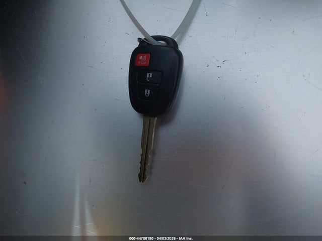 JTDKDTB38F1579490 Toyota Prius C Two