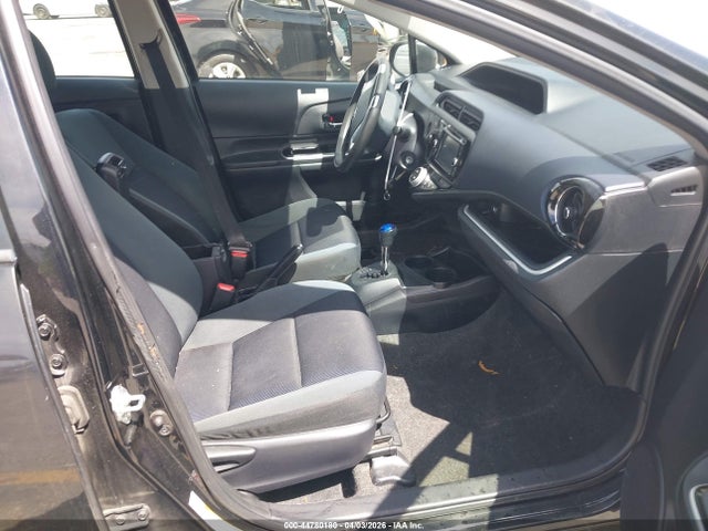 JTDKDTB38F1579490 Toyota Prius C Two