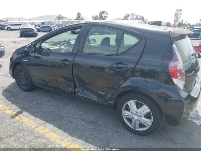 JTDKDTB38F1579490 Toyota Prius C Two