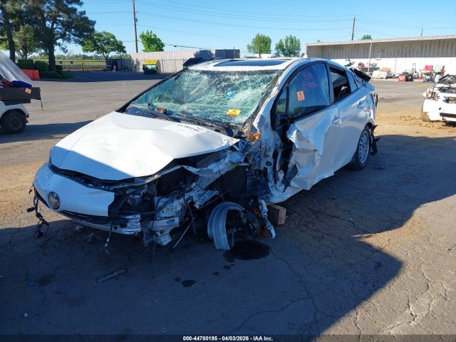 Toyota Prius Four 2017 JTDKARFU2H3032947 Image 2