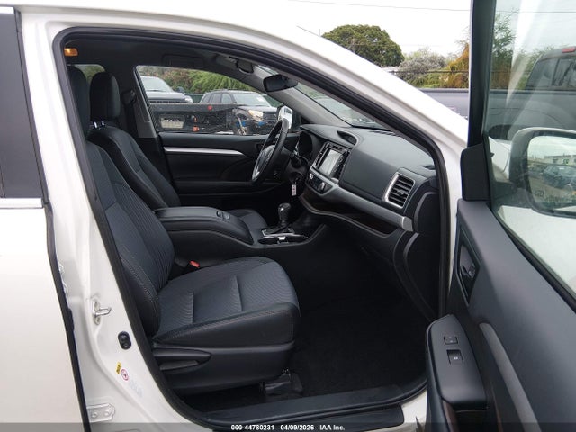 2019 Toyota Highlander Le მანქანა იყიდება აუქციონზე, vin: 5TDZZRFH3KS318144, აუქციონის ნომერი: 44780231