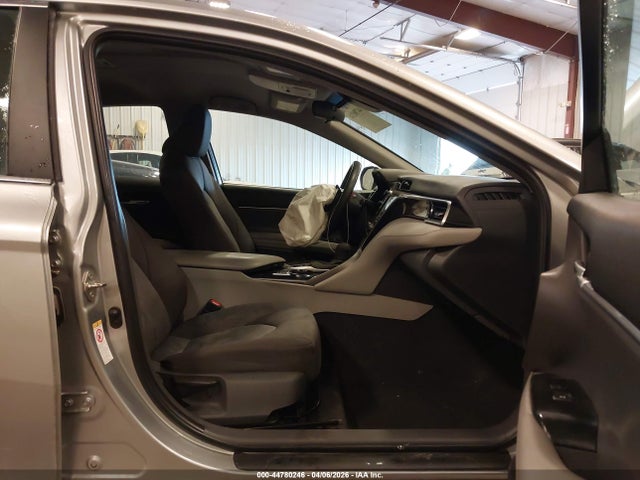 Продажа на аукционе авто 2018 Toyota Camry Hybrid Le, vin: 4T1B31HK9JU506511, номер лота: 44780246