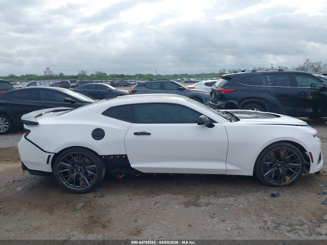 Aukcja sprzedaży 2018 Chevrolet Camaro Zl1, vin: 1G1FK1R62J0135833, numer aukcji: 44780252