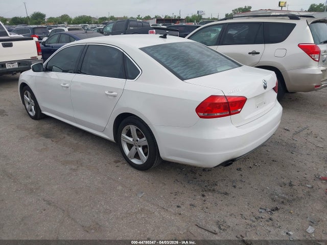 2014 VOLKSWAGEN PASSAT 1VWBS7A38EC112469 Photo 2