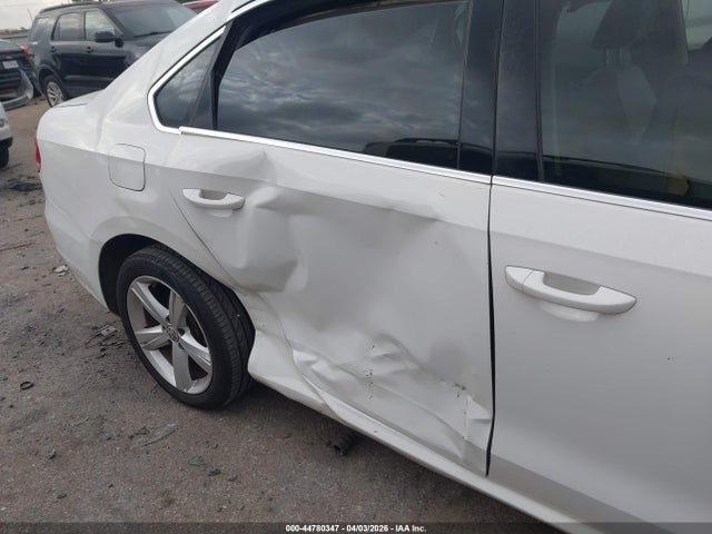 2014 VOLKSWAGEN PASSAT 1VWBS7A38EC112469 Photo 5