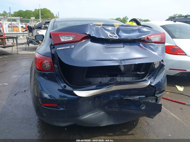 44780385 :رقم المزاد ، 3MZBN1U76JM258963 vin ، 2018 Mazda Mazda3 Sport مزاد بيع