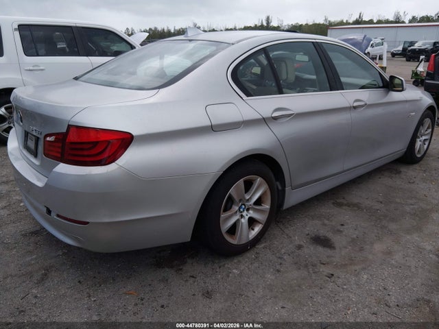 44780391 :رقم المزاد ، WBAFR1C54BC743787 vin ، 2011 Bmw 528i مزاد بيع