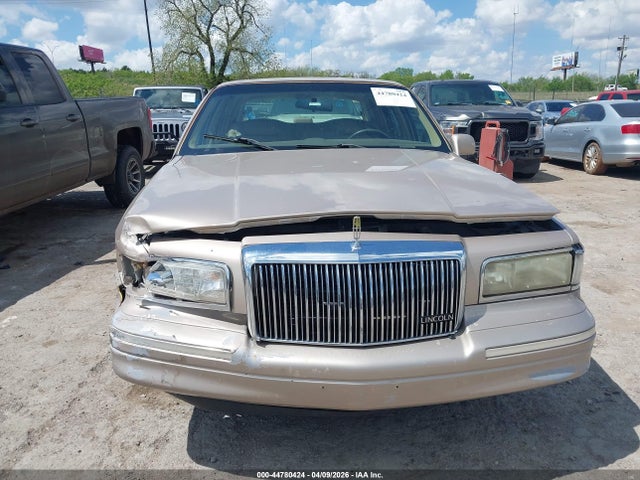 44780424 :رقم المزاد ، 1LNLM81W2VY728233 vin ، 1997 Lincoln Town Car Executive مزاد بيع
