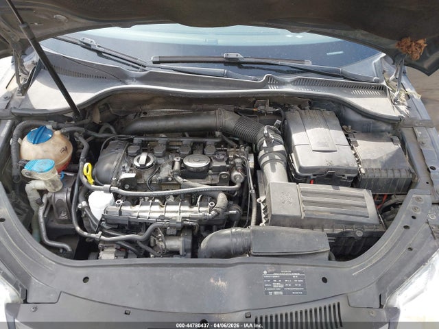 2010 Volkswagen Eos Lux მანქანა იყიდება აუქციონზე, vin: WVWFA7AH8AV025835, აუქციონის ნომერი: 44780437