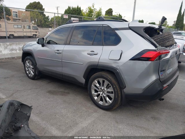 Toyota Rav4 Xle Premium 2019 JTMC1RFV5KD027224 Image 3