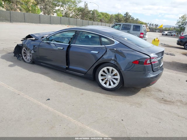 Продаж на аукціоні авто 2018 Tesla Model S 100d/75d/p100d, vin: 5YJSA1E28JF297527, номер лоту: 44780505
