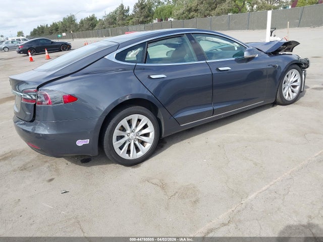Продаж на аукціоні авто 2018 Tesla Model S 100d/75d/p100d, vin: 5YJSA1E28JF297527, номер лоту: 44780505