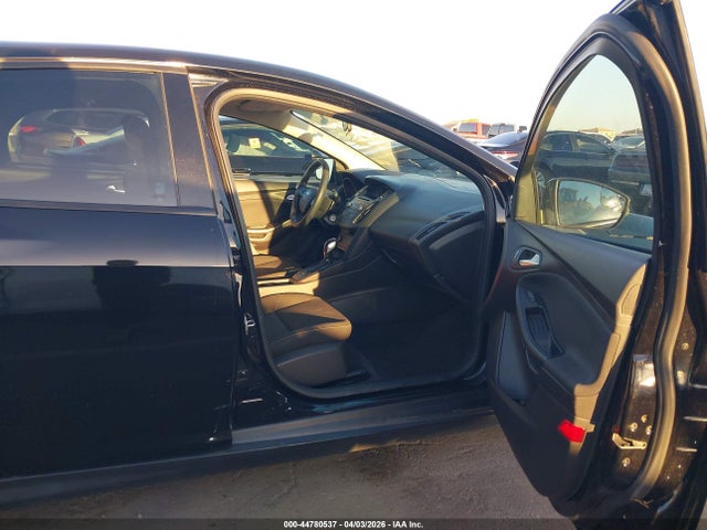 Ford FOCUS SE 2016 1FADP3K26GL372762 Image 5