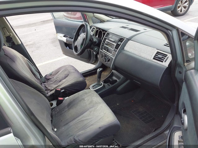 2010 NISSAN VERSA 3N1BC1AP1AL421962 Photo 4