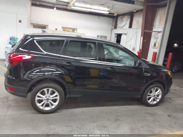 1FMCU9GD9KUA53351 Ford ESCAPE SE