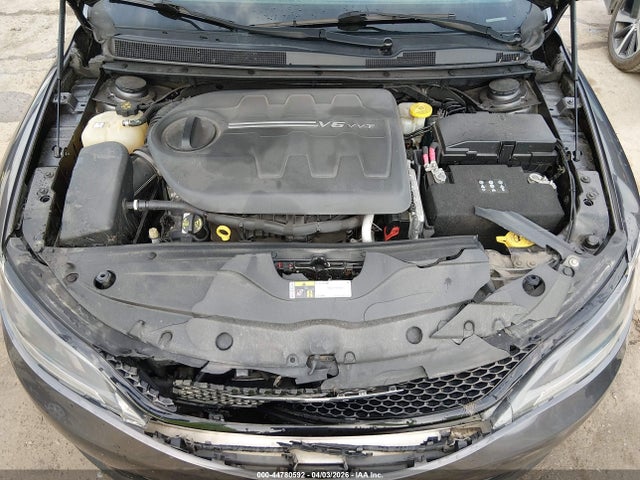2015 Chrysler 200 S მანქანა იყიდება აუქციონზე, vin: 1C3CCCDG8FN644200, აუქციონის ნომერი: 44780592