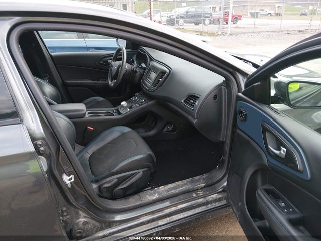 2015 Chrysler 200 S მანქანა იყიდება აუქციონზე, vin: 1C3CCCDG8FN644200, აუქციონის ნომერი: 44780592