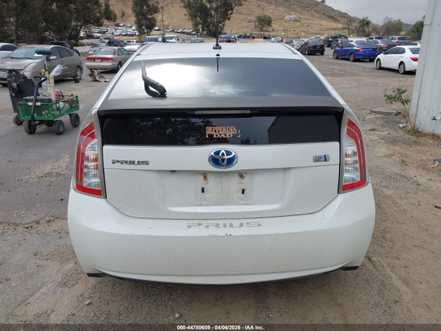 Toyota Prius Three 2014 JTDKN3DU0E0377721 Image 16
