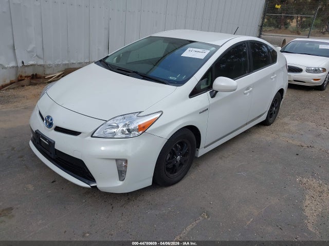 Toyota Prius Three 2014 JTDKN3DU0E0377721 Image 2