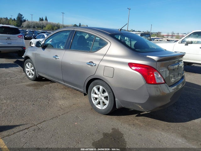 3N1CN7AP5EL864011 Nissan Versa 1.6 Sv